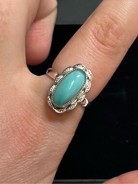 Sarah Coventry blue glass moonstone ring